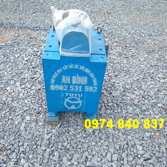 Máy Bẻ Cắt Sắt 2