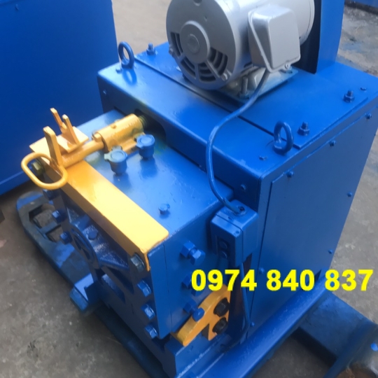 Máy cắt sắt 3