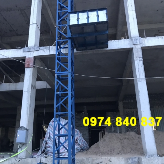Vận Thăng Nâng Hàng 700kg cao 15m 