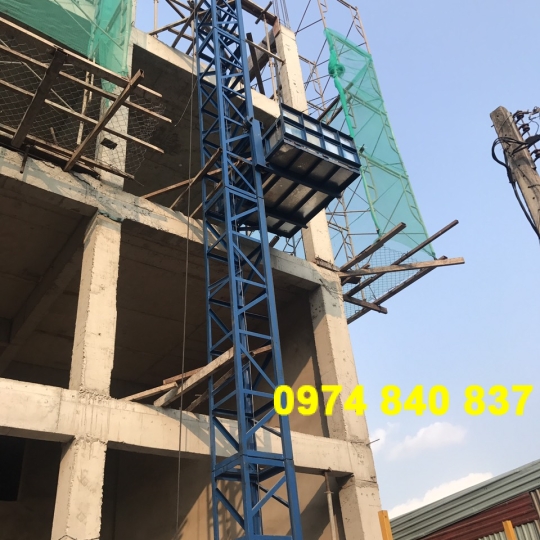 Vận Thăng Nâng Hàng 700kg cao 15m 