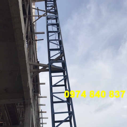 Vận Thăng Nâng Hàng 700kg cao 15m 
